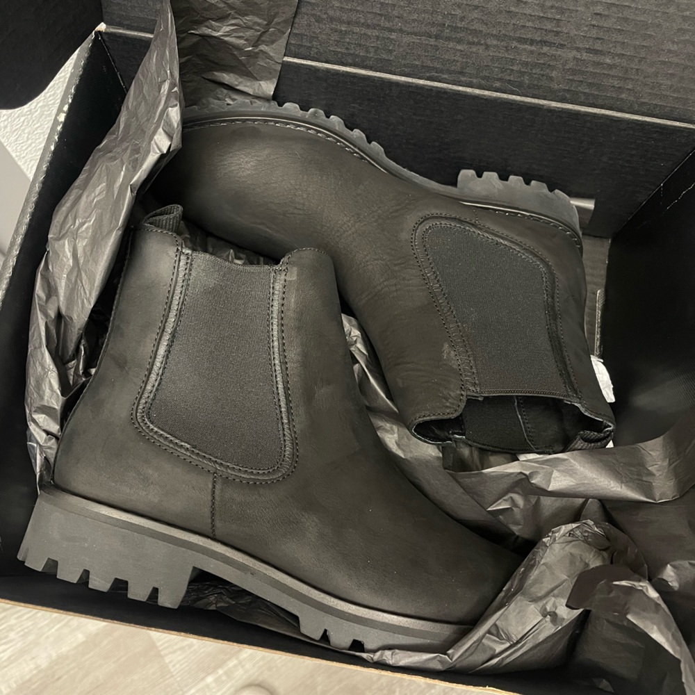 Thursday Boot Company Legend Chelsea Sz 7 NWT Black Matte